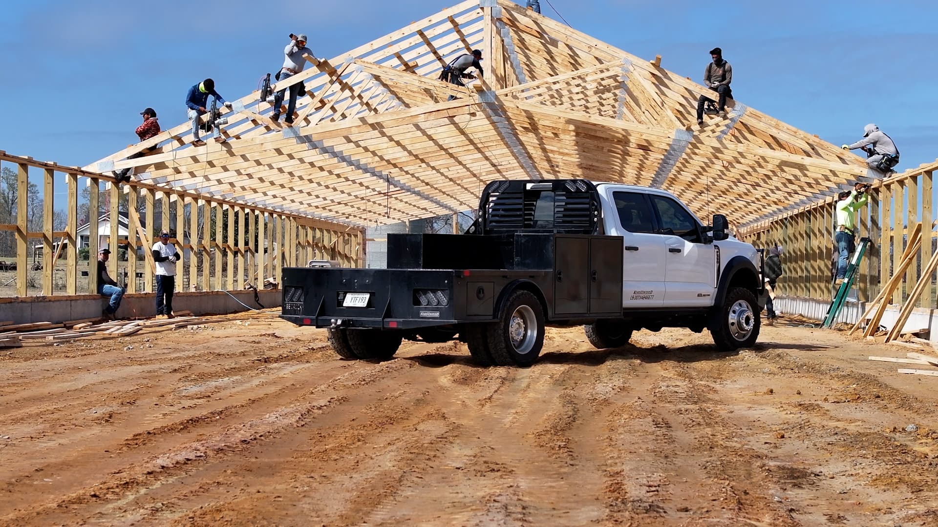 Knollwood Upfitters contact page featured truck